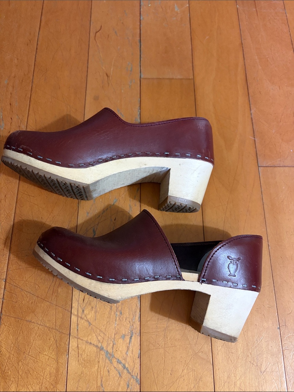 Classic Women's Slip-On Mule in Burgundy Leather - Picture 2 of 6